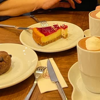 Kahve Dünyası Yanıltıcı İnfluencer Reklamı Ve Bayat Ürünler Nedenli Nişantaşı Şubesinde Mağduriyet