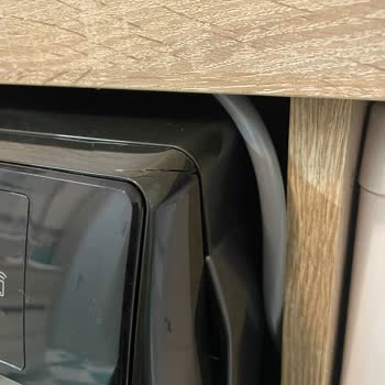 Kurulum Sırasında Servis Teknisyeninin Çarptığı Kurutma Makinesi Hasarlı Teslim Edildi