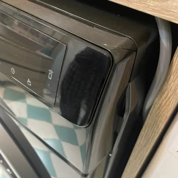 Kurulum Sırasında Servis Teknisyeninin Çarptığı Kurutma Makinesi Hasarlı Teslim Edildi