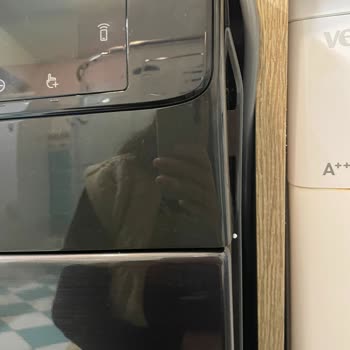 Kurulum Sırasında Servis Teknisyeninin Çarptığı Kurutma Makinesi Hasarlı Teslim Edildi