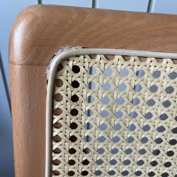 Açıkta Çivi Ve Defolu Sandalyeler Güvenliğimizi Tehdit Ediyor