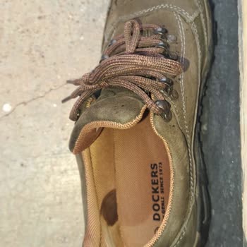 FLO Ayakkabının Su Alması Ve Çalışanın Kaba Tutumu