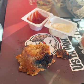 Usta Dönerci AVM Şubesinde Kuru Ve Bayat Tavuk Döner