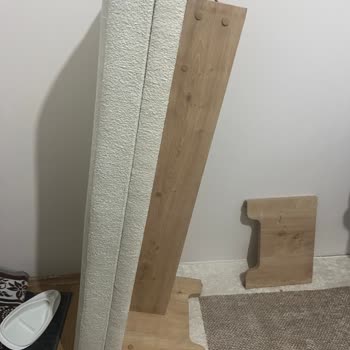 Kelebek Mobilya Yemek Masasında Vida Yerlerinden Ayrılma