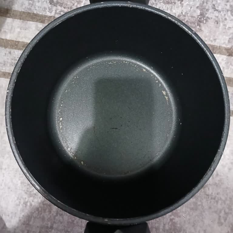 Karaca Tencere Setinde Çizikler Oluşmaya Başladı