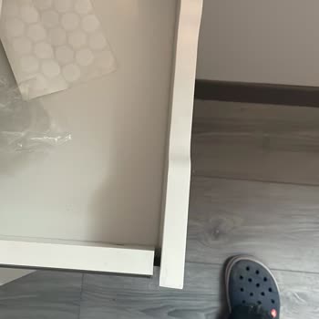 Paslı Ayaklar Ve Kalitesiz Çekmece Mekanizmasıyla Ayıplı Çalışma Masası