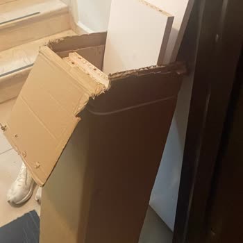 Teslim Edilen Kitaplık Kırık Ve Eksik, Koçtaş’tan Cevap Yok