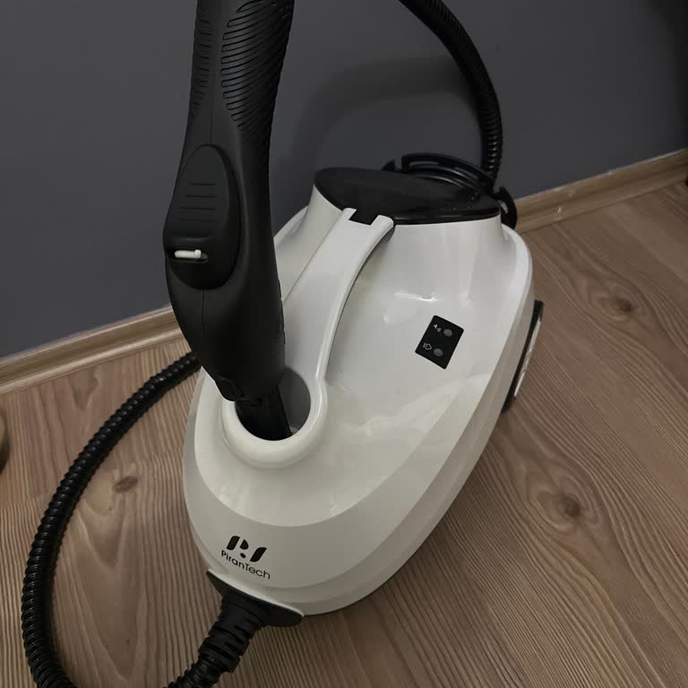 Buharlı Temizlik Makinesinde Buhar Kaçağı Ve El Yanması: Garanti Kapsamında Ürün Değişimi İsteği