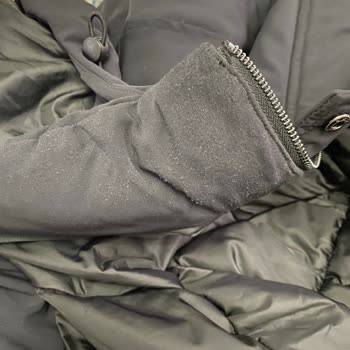 Kısa Sürede Yaka Tüylenmesi Ve Mağazanın Garanti Reddi