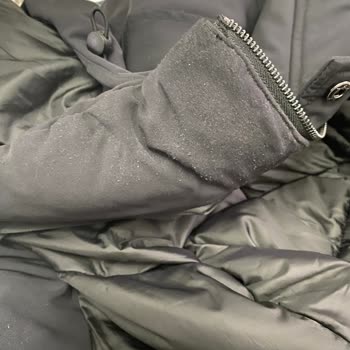 Kısa Sürede Yaka Tüylenmesi Ve Mağazanın Garanti Reddi