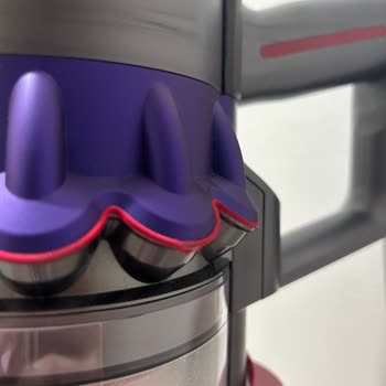 Dyson Gen5 Süpürge Çizik Teslim Ve Conta Sızıntısı Şikayeti