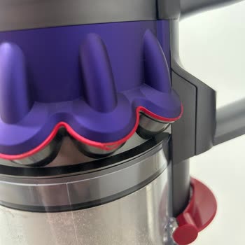 Dyson Gen5 Süpürge Çizik Teslim Ve Conta Sızıntısı Şikayeti