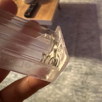 Beyaz Sıvı Sızdıran Piller LED Ve Kumandama Zarar Verdi Güvenim Sarsıldı