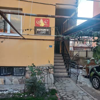 Kırılan Telekom Direği Nedeniyle İnternet Kesintisi Ve Araç Hasarı