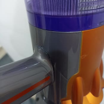 Dyson V12 Slim Ürününde Üretim Hatası Nedeniyle Kırılan Tutamak Ve Ücretsiz Değişim Talebi