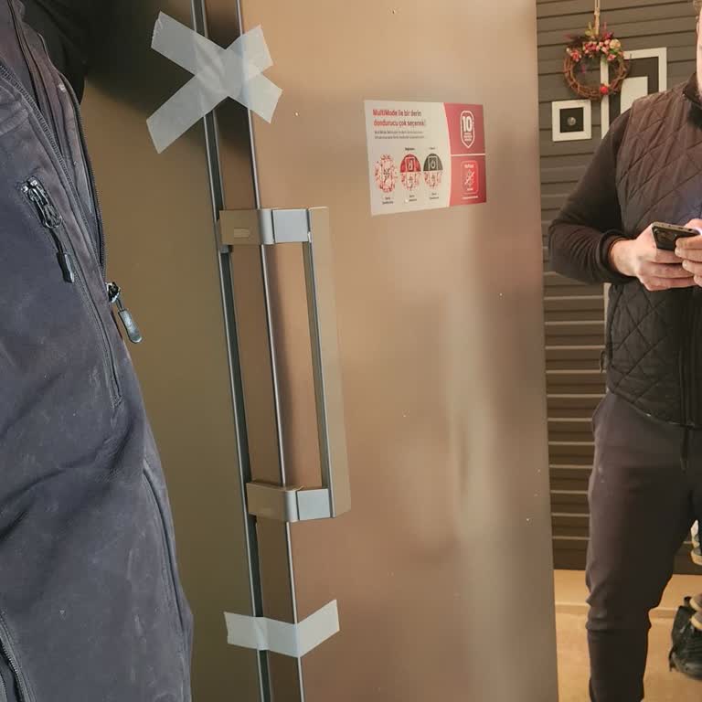 Kapağı Bombeli Derin Dondurucu Teslim Alınmadı, Montaj Yapıldı Gibi Gösterildi Ve Yeni Ürün Talebi