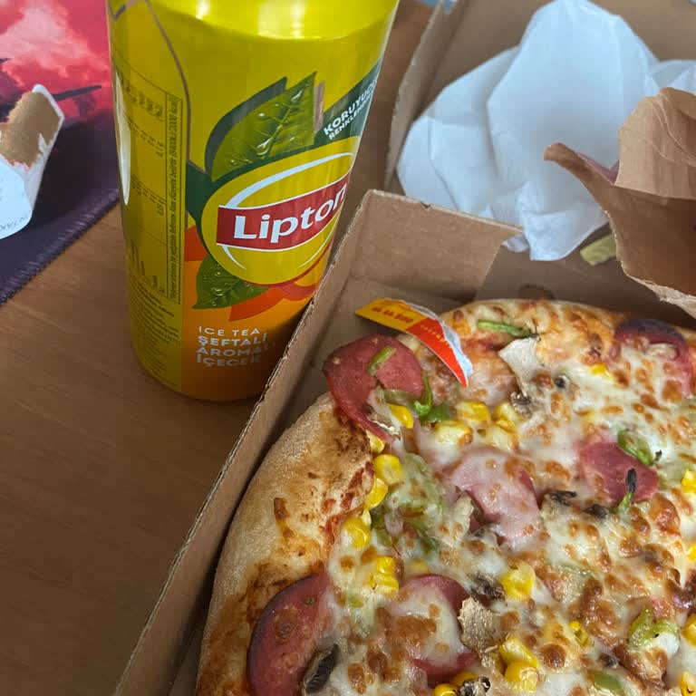 Soğuk Ve Bayat Yemek, Yanlış İçecek Ve Ücret İadesi Reddi