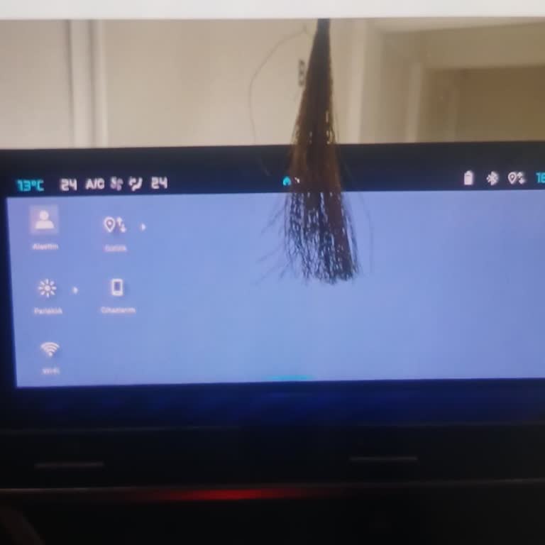 Multimedya Ekranının Sürekli Arızalanması Ve Servis İhmaline Karşı Acil Çözüm Talebi