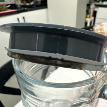 Küflü Ve Çıkarılamayan Paşabahçe Cam Sürahisi Kapağı Kullanılamaz