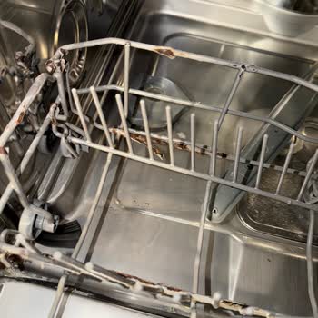 Frankeden Paslanan Raflar Ve Kırık Çatal Bıçak Sepeti İçin Ücretsiz Parça Sağlanması