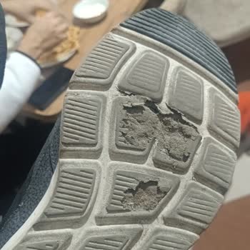 Skechers Ayakkabımda Taban Bozulması, Mağaza Çözüm Sunmuyor