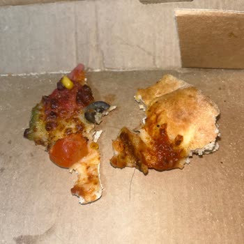 Domino’s Pizza’da Saç Teli Bulunması Nedeniyle Hijyen İhlali Ve Ücret İadesi Talebi