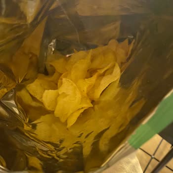 Ambalajda Yanıltıcı Bilgi: Lays Gurme Parmesan Yerine Klasik Cips Çıktı