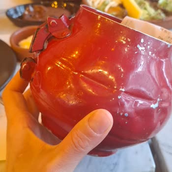 Metropol AVM Karafırın’da Kırık Çaydanlık Kullanımı Hijyen Endişesi