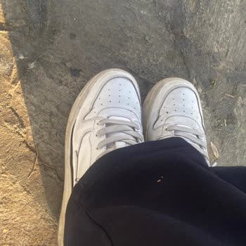 Pull & Bear Ayakkabısında Kısa Sürede Açılma, Acil Değişim Talebi