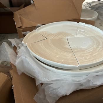 Kırık Servis Tabağının Teslimi Ve Çözümün Sağlanamaması