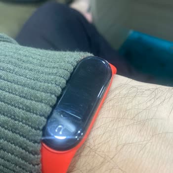 BİM Mağazasından Alınan Akıllı Bileklik Çizik Çıktı, Değişim Talebi