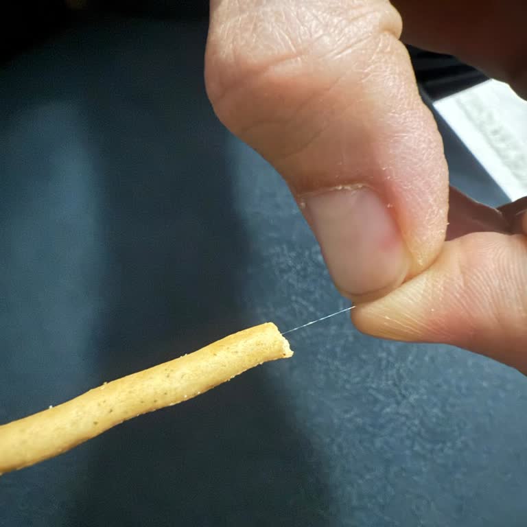 Ülker Krakerinde Saç Benzeri Madde Çıktı