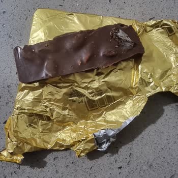 Eti Çikolatasında Kurtlanma Tespiti Sağlık Açısından Endişe Yarattı