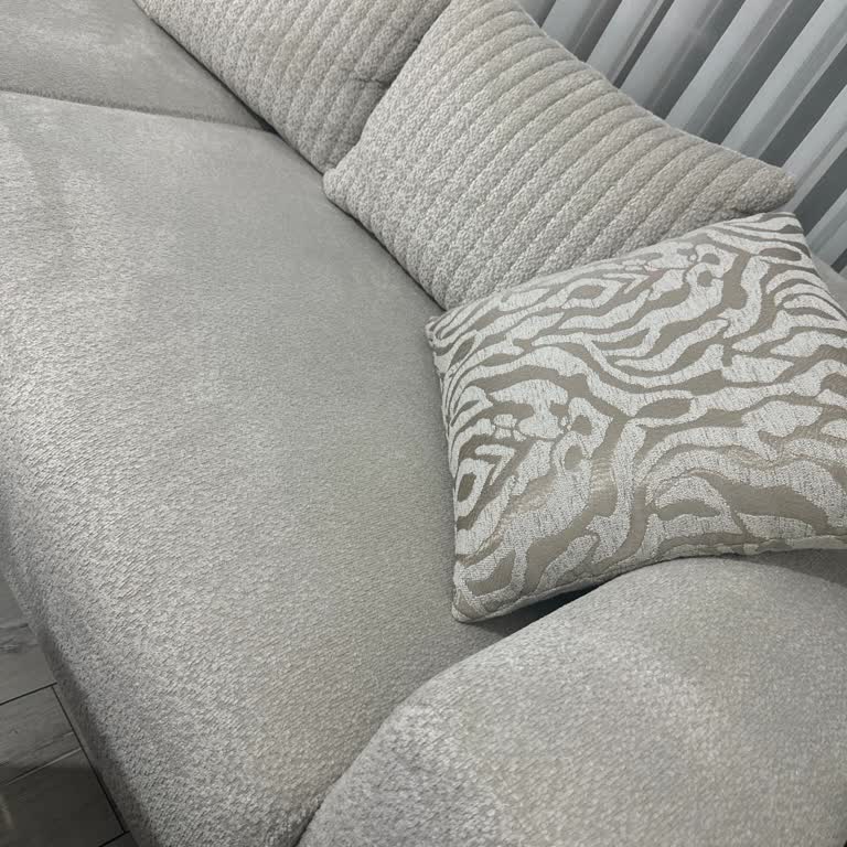 Estella Koltuk Takımında Sürekli Elektriklenme Sorunu