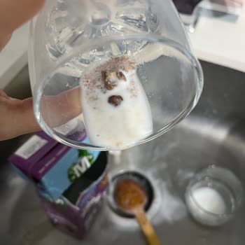 Migros Sütünde Kahverengi Parçacıklar Güven Sorunu