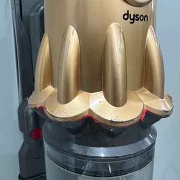 Dyson V12 Süpürge Çekim Gücü Düşüklüğü Ve Kırmızı Lastik Deformasyonu