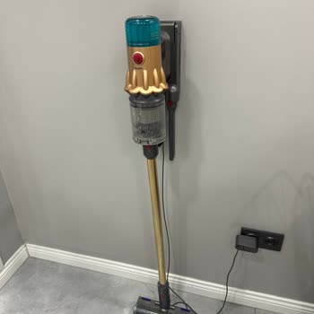 Dyson V12 Süpürge Çekim Gücü Düşüklüğü Ve Kırmızı Lastik Deformasyonu