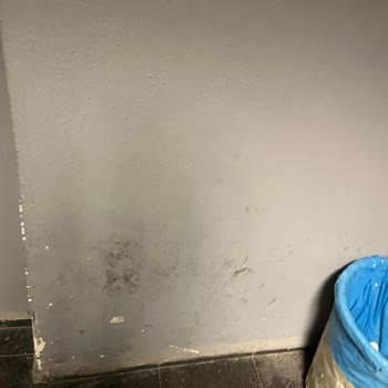 İBB Olimpiyat Stadı Metro Bekleme Alanı Hijyen Sorunları ve Kötü Koku