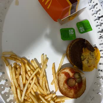 Soğuk Ve Eksik Ürünler, Yanlış İçecek Ve Saygısız Hizmet Nedeniyle İade Talebi