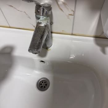 İptal Edilen Uçuş Sonrası Van’daki Kirli Ve Soğuk Otelde Hijyen Sorunlarıyla Mağduriyet