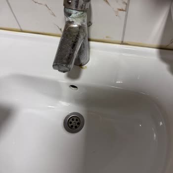 İptal Edilen Uçuş Sonrası Van’daki Kirli Ve Soğuk Otelde Hijyen Sorunlarıyla Mağduriyet