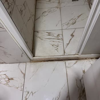 İptal Edilen Uçuş Sonrası Van’daki Kirli Ve Soğuk Otelde Hijyen Sorunlarıyla Mağduriyet