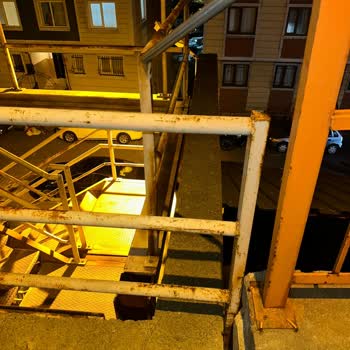 Aslanbey Sokak’ta Açık Kuyu Çocuk Ve Hayvan Güvenliğini Tehdit Ediyor