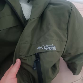 İlanla Uyuşmayan Beden Ve Kalite Sorunlu Mont İçin İade Talebi