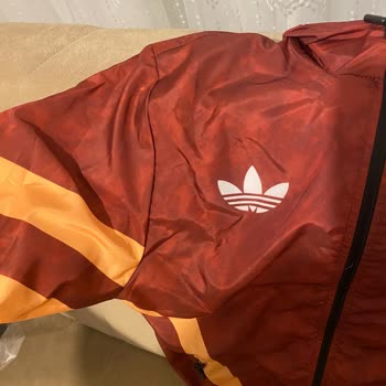 Yebbshop Yanıltıcı Reklam, Kalitesiz Yağmurluk ve Yanlış Beden, İade Talebine Cevap Yok