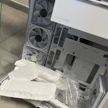 İncehesap Hasarlı Bilgisayar Kasası Parçalanmış Şekilde Döndü, Müşteri Hizmetleri Çözüm Sunmadı