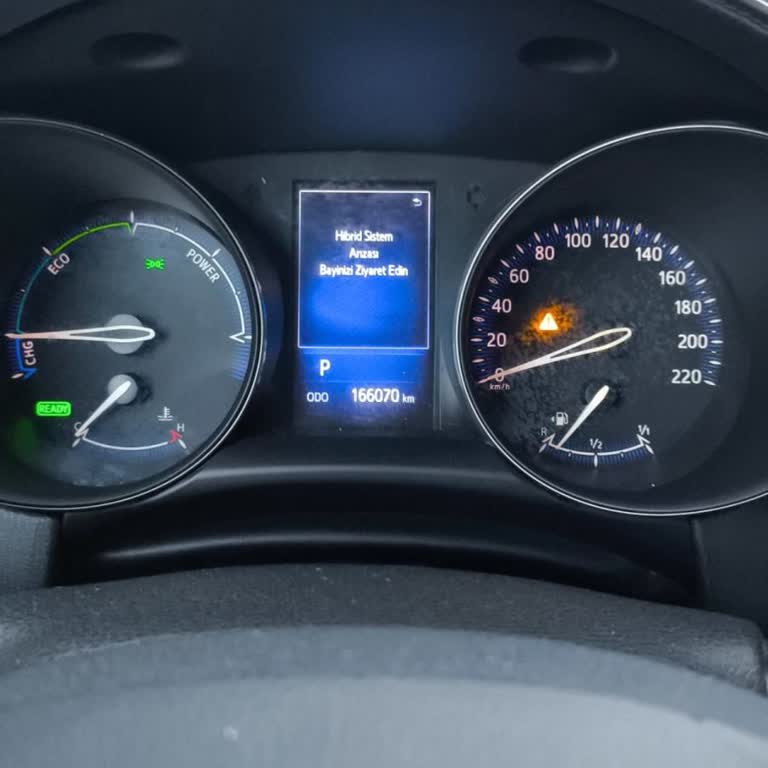 Parça Temin Edilemediği Ve Bilgi Eksikliği Nedeniyle Araç Serviste Uzun Süre Bekletiyorum