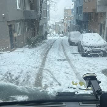 Bursa Değirmenlikızık Buzlu Yol, Ambulans Ve Araçların Girişini Engelliyor