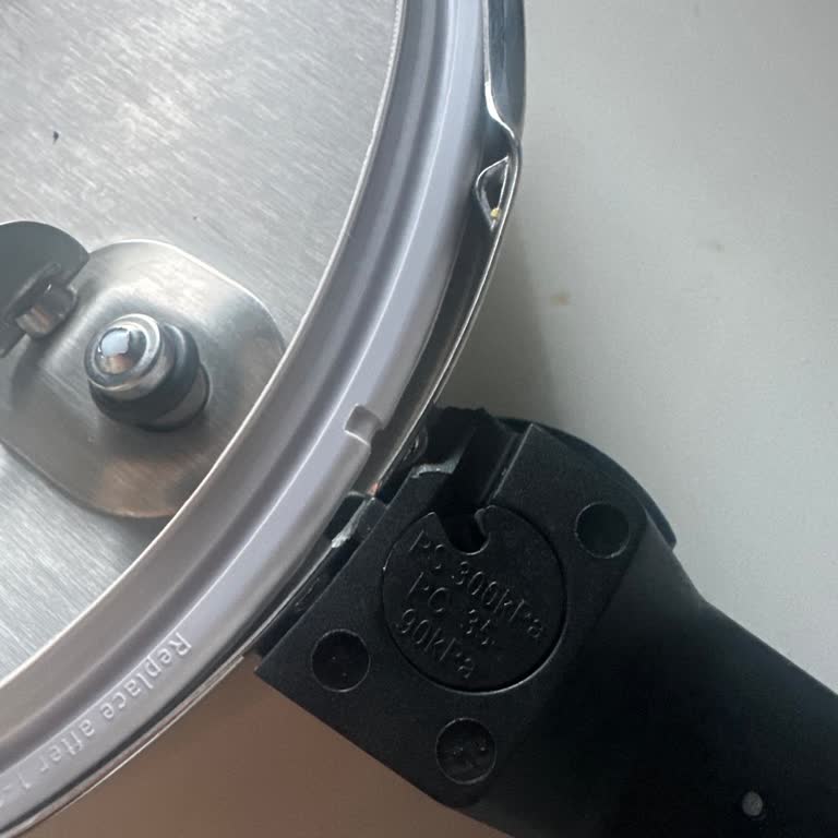 Fissler Düdüklü Tencerede Kapak Kapanmıyor Ve Buhar Kaçırıyor