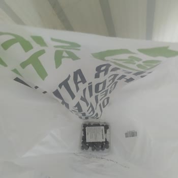 Küçük Ürünler İçin Gereksiz Büyük Poşet Kullanımı Çevreye Ve Müşteriye Zarar Veriyor